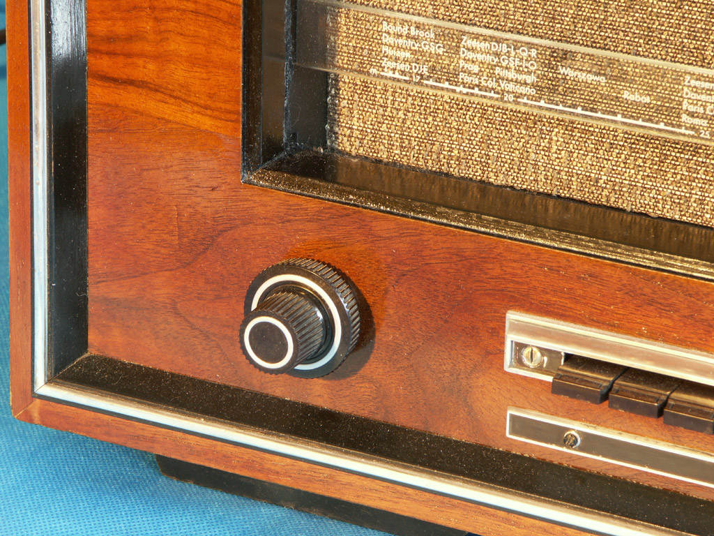������� ������ ������� �������� - 
TELEFUNKEN 860 WK - �������� ������������� � �������� ������������ �������

